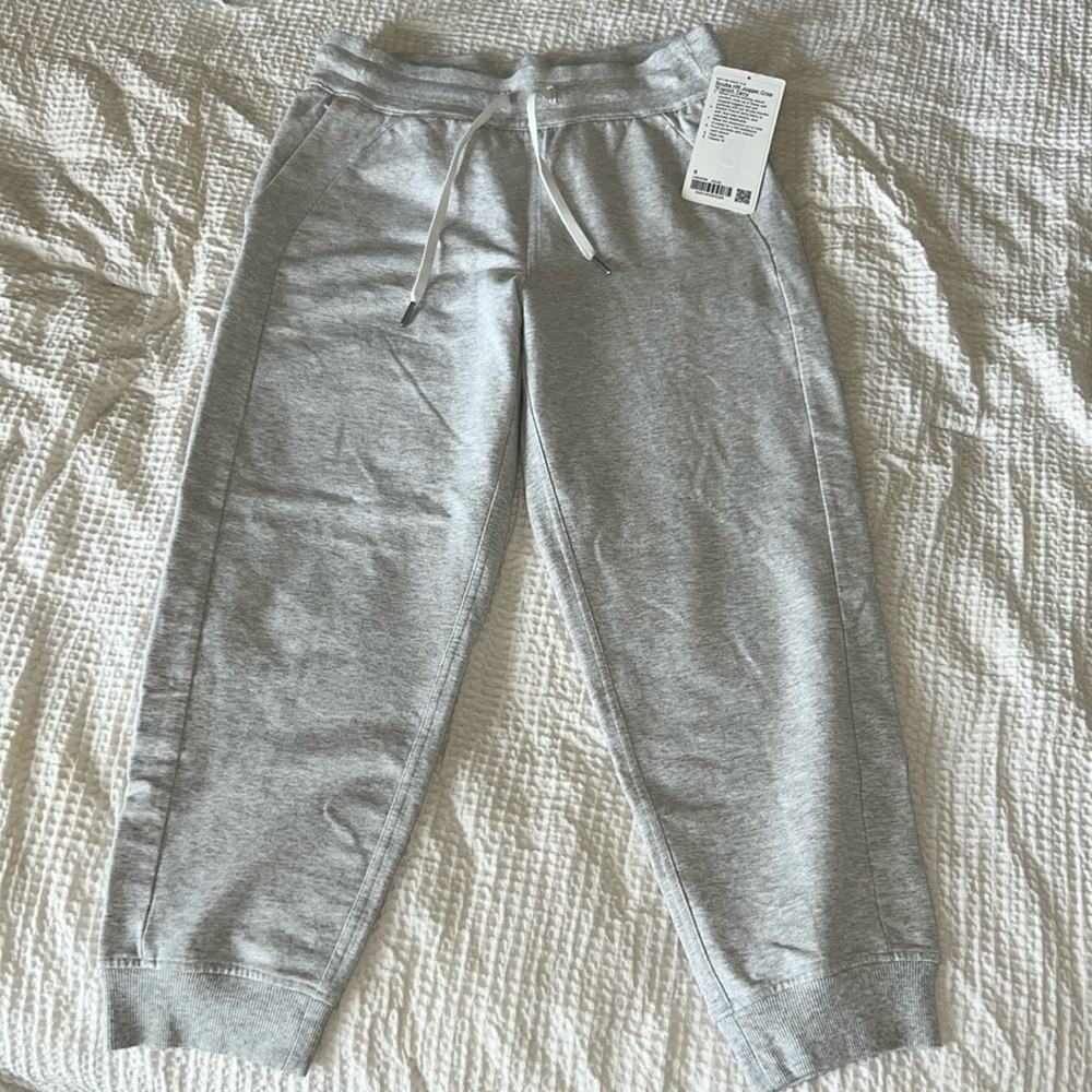 Lululemon high rise crop joggers